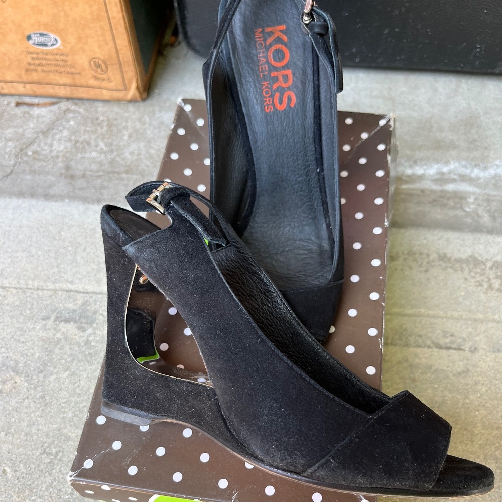 Kors-Michael Kors 7.5 ALL LEATHER w/ leather sole slingback wedge heels *Unique*